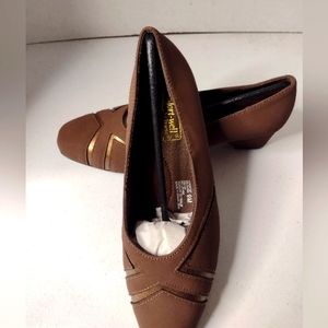 Comfort-Well By Beacon Women’s Medium Heels Shoes Size 9 M Brown (SS1)